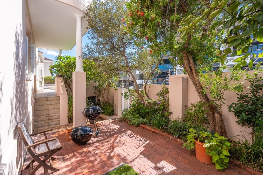 2 Bedroom Property for Sale in Bantry Bay Western Cape